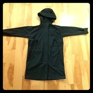 Everlane city anorak raincoat